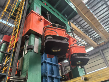 2000 tons hydraulic forging press